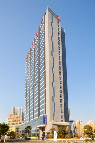 Imagen de los exteriores del Hotel Hilton Garden Inn Shenzhen Bao'an. Foto 10