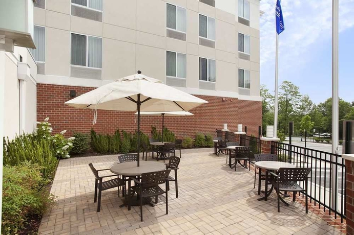 Imagen de los exteriores del Hotel Hilton Garden Inn Silver Spring White Oak. Foto 11