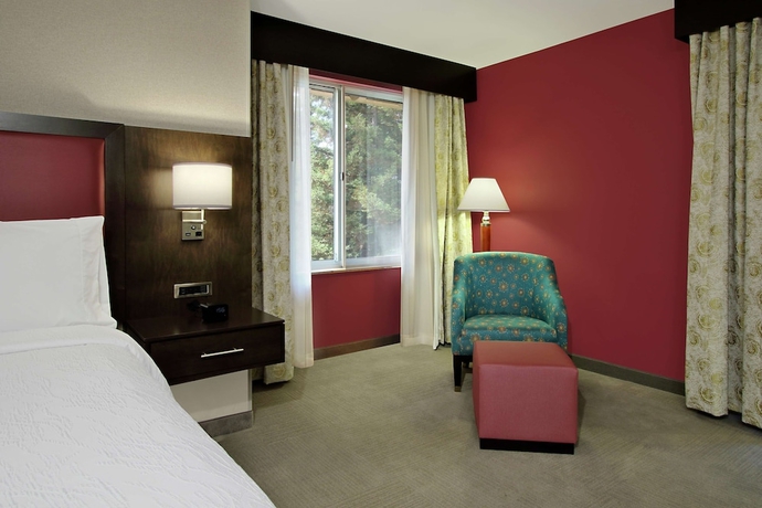 Imagen de la habitación del Hotel Hilton Garden Inn Sonoma County Airport. Foto 5