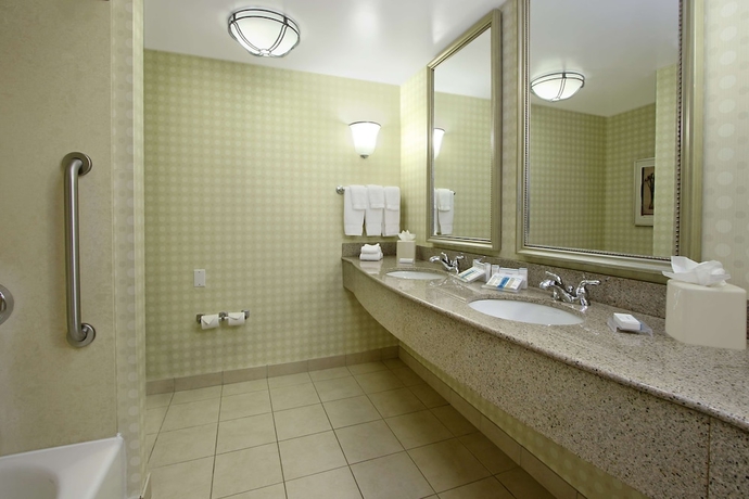 Imagen de la habitación del Hotel Hilton Garden Inn Sonoma County Airport. Foto 7