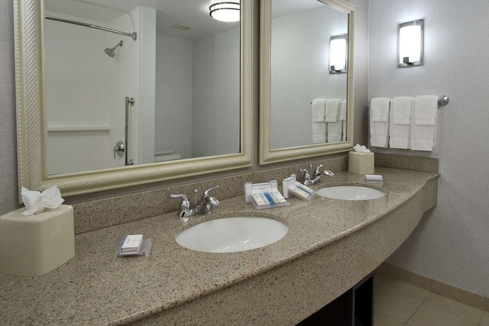 Imagen de la habitación del Hotel Hilton Garden Inn Sonoma County Airport. Foto 8