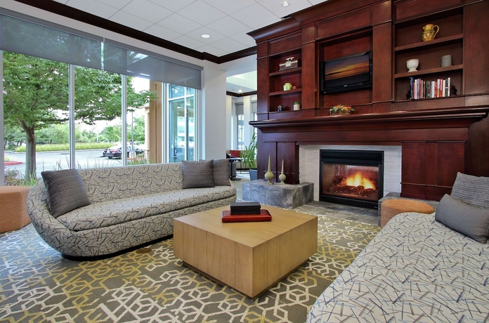 Imagen de los interiores del Hotel Hilton Garden Inn Sonoma County Airport. Foto 14