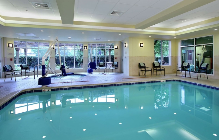 Imagen de la piscina del Hotel Hilton Garden Inn Sonoma County Airport. Foto 18