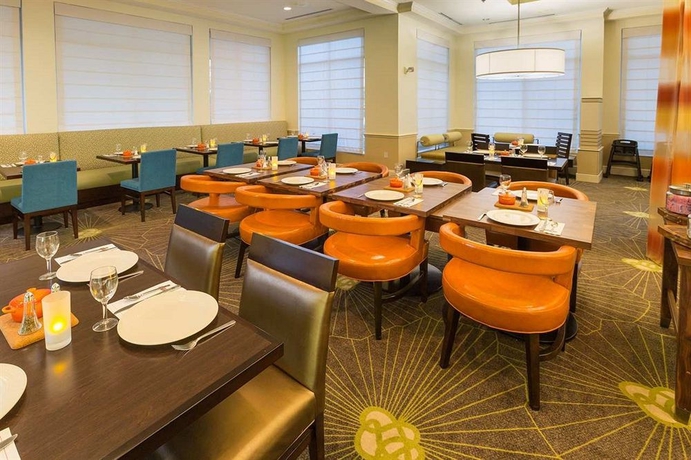 Imagen del bar/restaurante del Hotel Hilton Garden Inn St. Augustine Beach. Foto 4