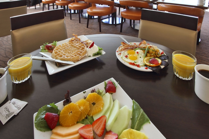 Imagen del bar/restaurante del Hotel Hilton Garden Inn St. Charles. Foto 4