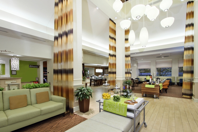Imagen de los interiores del Hotel Hilton Garden Inn St. Charles. Foto 9
