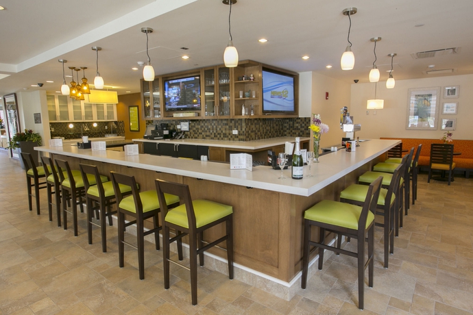 Imagen del bar/restaurante del Hotel Hilton Garden Inn Stony Brook. Foto 3