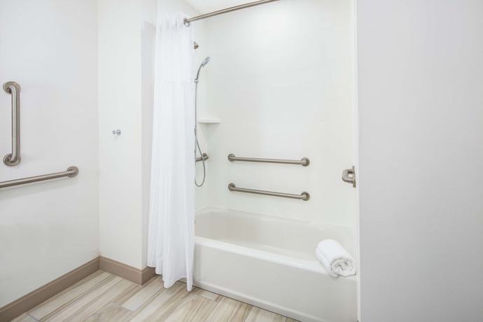 Imagen de la habitación del Hotel Hilton Garden Inn Surprise Phoenix. Foto 4
