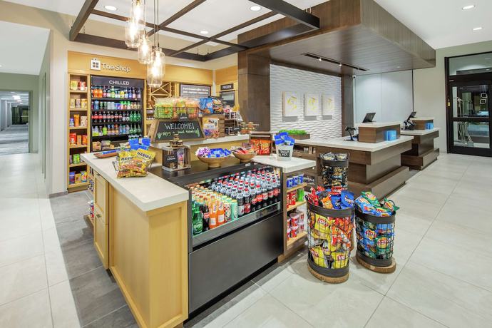 Imagen de los interiores del Hotel Hilton Garden Inn Surprise Phoenix. Foto 18