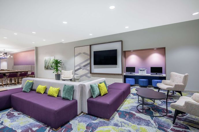 Imagen de los interiores del Hotel Hilton Garden Inn Surprise Phoenix. Foto 19