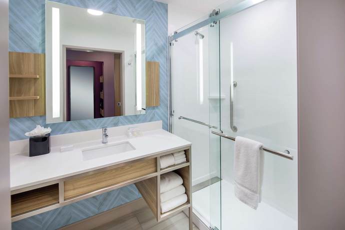 Imagen de la habitación del Hotel Hilton Garden Inn Surprise Phoenix. Foto 15