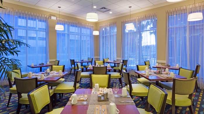 Imagen de los interiores del Hotel Hilton Garden Inn Tampa Airport Westshore. Foto 5