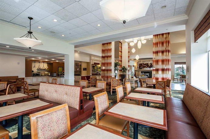 Imagen del bar/restaurante del Hotel Hilton Garden Inn Tampa/riverview/brandon. Foto 4
