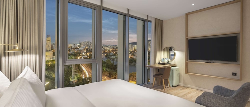 Imagen de la habitación del Hotel Hilton Garden Inn Tbilisi Riverview. Foto 3