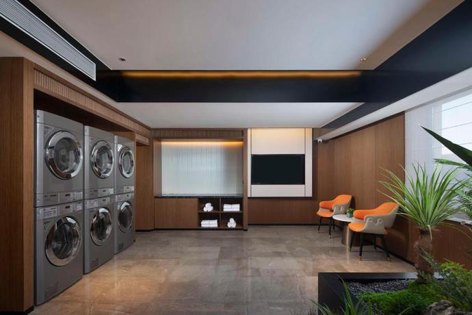 Imagen de los interiores del Hotel Hilton Garden Inn Tianjin Five Great Avenues. Foto 19