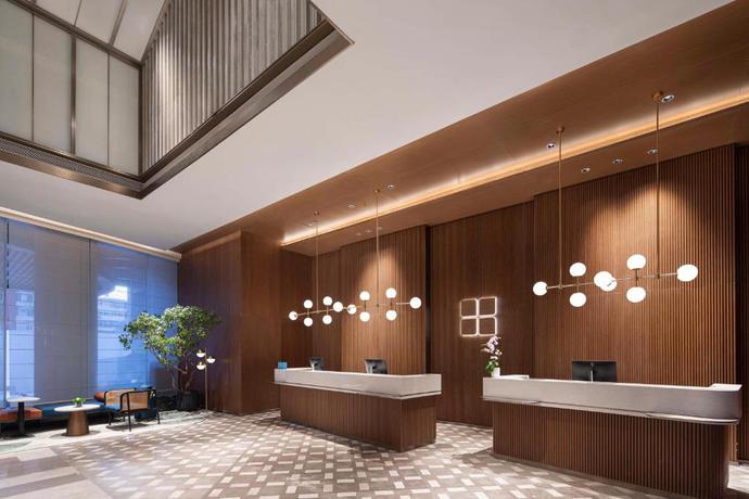 Imagen de los interiores del Hotel Hilton Garden Inn Tianjin Five Great Avenues. Foto 21
