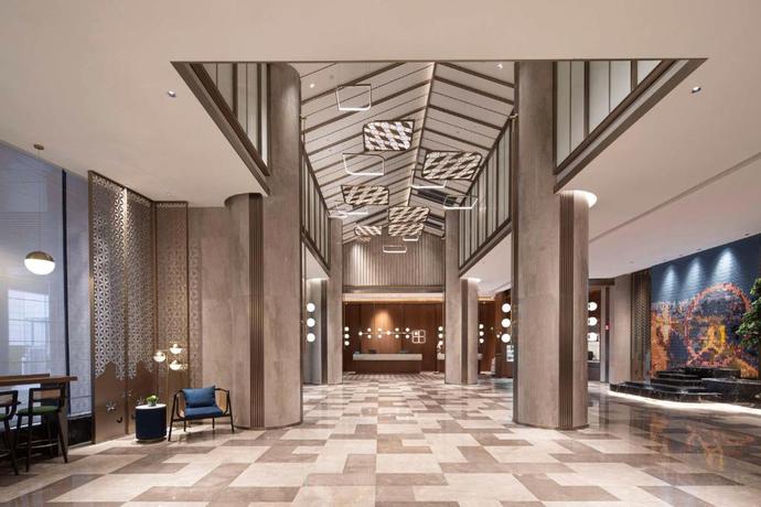Imagen de los interiores del Hotel Hilton Garden Inn Tianjin Five Great Avenues. Foto 23