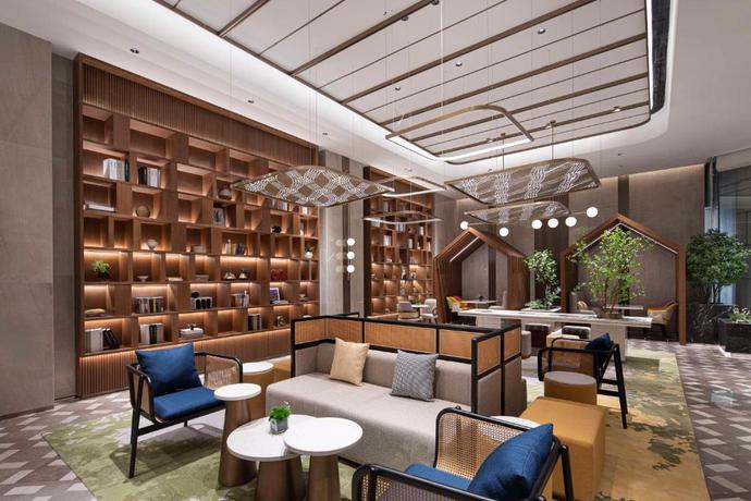 Imagen de los interiores del Hotel Hilton Garden Inn Tianjin Five Great Avenues. Foto 24