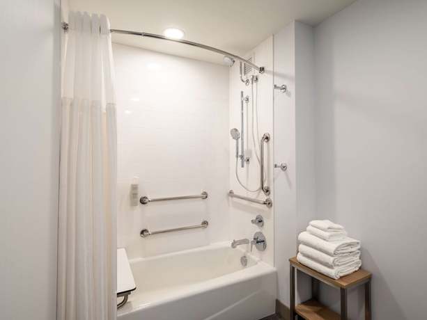 Imagen de la habitación del Hotel Hilton Garden Inn Toledo Downtown. Foto 3