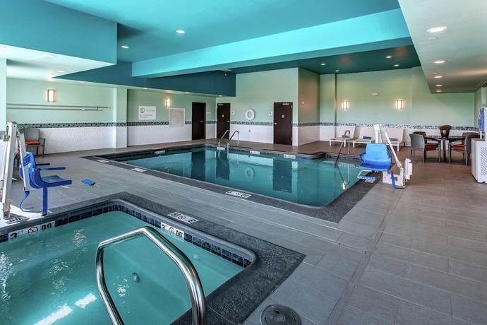 Imagen de la piscina del Hotel Hilton Garden Inn Topeka. Foto 18