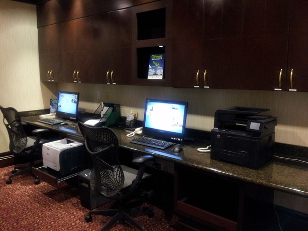 Imagen de los interiores del Hotel Hilton Garden Inn Toronto Airport. Foto 15
