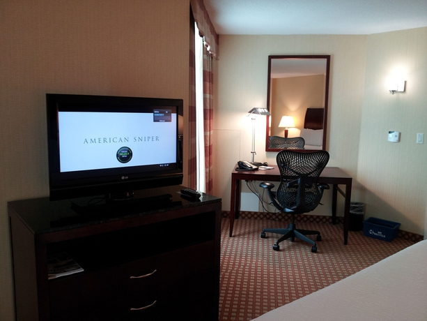 Imagen de la habitación del Hotel Hilton Garden Inn Toronto Airport. Foto 10