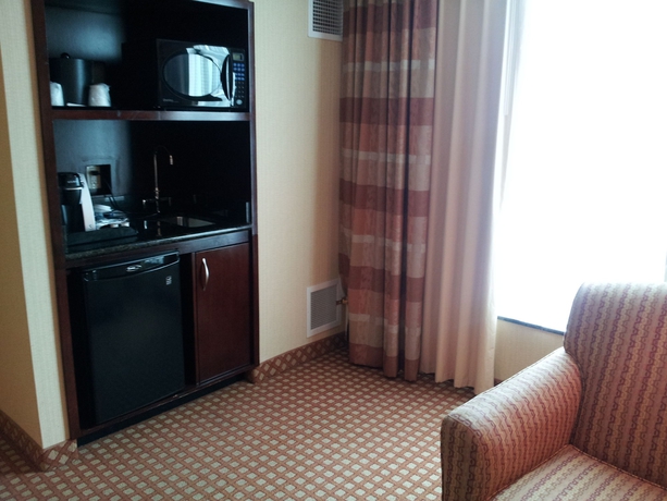 Imagen de la habitación del Hotel Hilton Garden Inn Toronto Airport. Foto 11