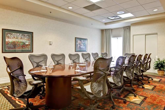 Imagen de los interiores del Hotel Hilton Garden Inn Toronto - Mississauga. Foto 9