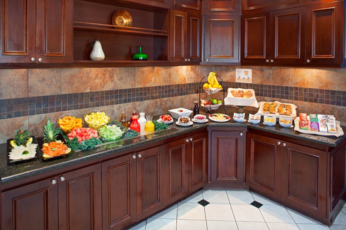 Imagen del bar/restaurante del Hotel Hilton Garden Inn Toronto/oakville. Foto 7