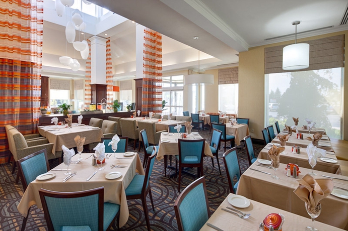 Imagen del bar/restaurante del Hotel Hilton Garden Inn Toronto/oakville. Foto 8