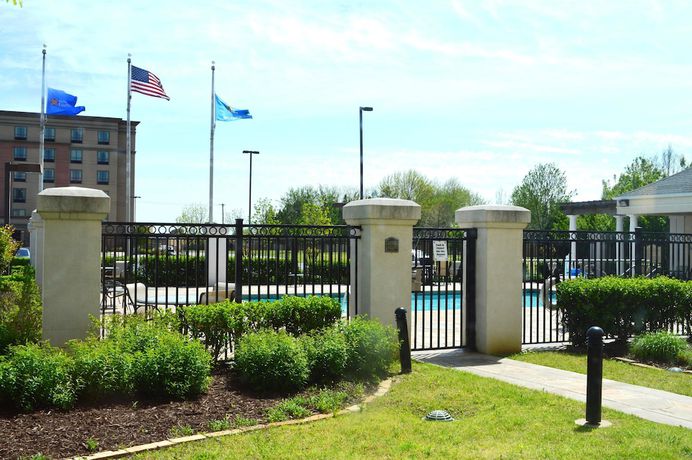 Imagen de la piscina del Hotel Hilton Garden Inn Tulsa South. Foto 20