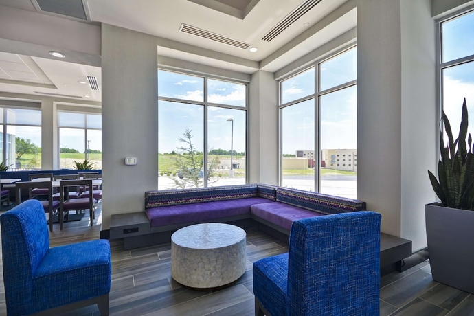 Imagen de los interiores del Hotel Hilton Garden Inn Tulsa-broken Arrow. Foto 16