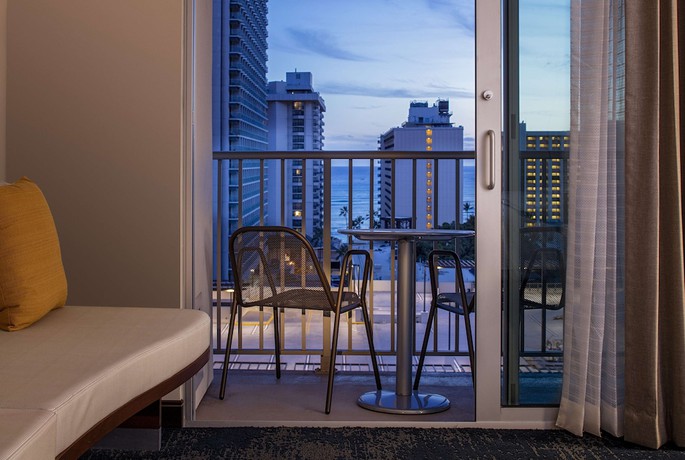 Imagen de la habitación del Hotel Hilton Garden Inn Waikiki Beach. Foto 11