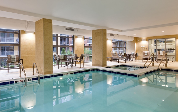 Imagen de la piscina del Hotel Hilton Garden Inn Washington Dc/u.s. Capitol. Foto 16