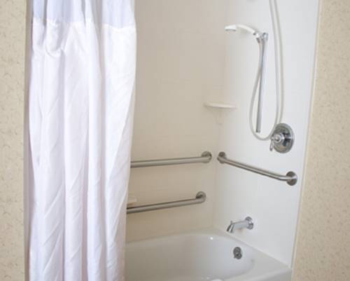 Imagen de la habitación del Hotel Hilton Garden Inn Watertown. Foto 2