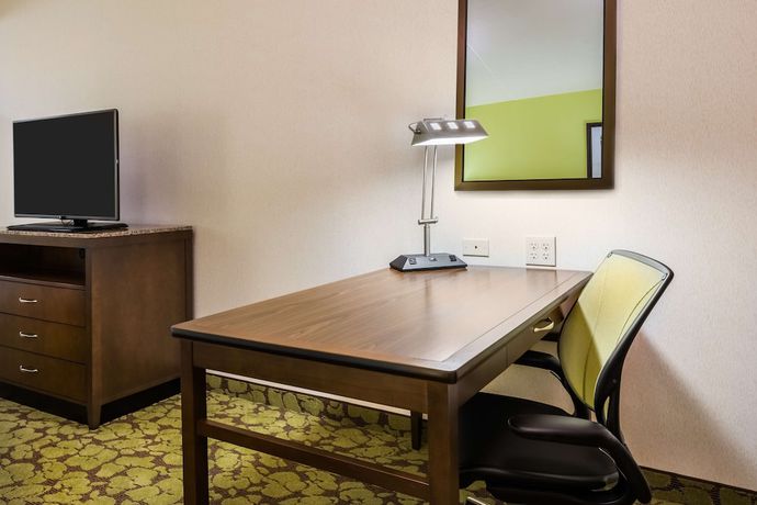 Imagen de la habitación del Hotel Hilton Garden Inn Wayne. Foto 13