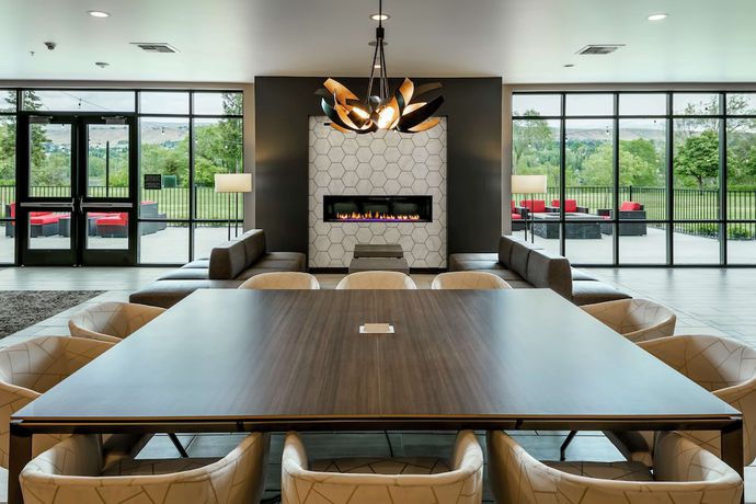 Imagen de los interiores del Hotel Hilton Garden Inn Wenatchee. Foto 17
