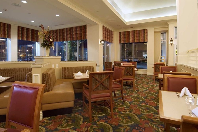 Imagen del bar/restaurante del Hotel Hilton Garden Inn West Edmonton. Foto 2
