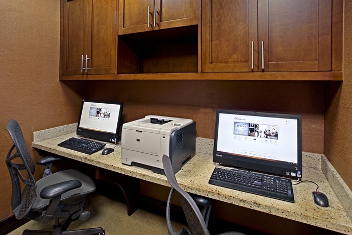 Imagen de los interiores del Hotel Hilton Garden Inn West Palm Beach Airport. Foto 12