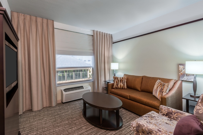 Imagen de los interiores del Hotel Hilton Garden Inn West Palm Beach Airport. Foto 14