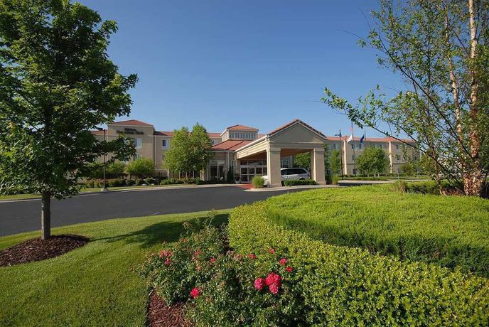 Imagen de la piscina del Hotel Hilton Garden Inn Wichita. Foto 16