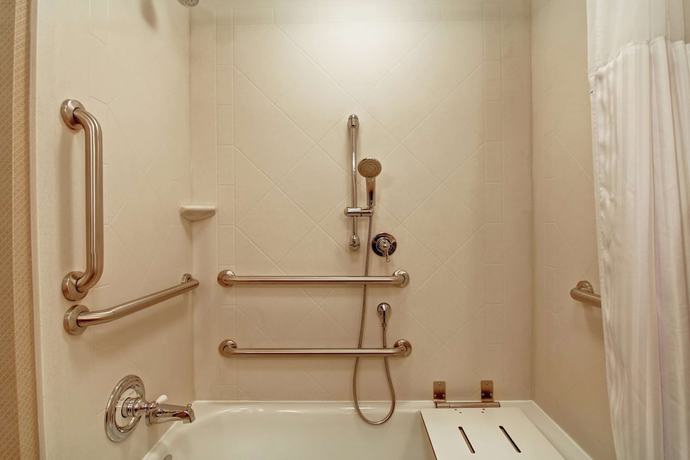 Imagen de la habitación del Hotel Hilton Garden Inn Woodbridge. Foto 9