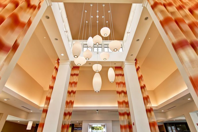 Imagen de los interiores del Hotel Hilton Garden Inn Woodbridge. Foto 19