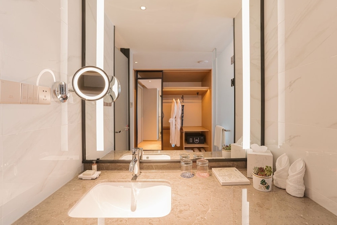 Imagen de la habitación del Hotel Hilton Garden Inn Xiamen Bailuzhou Park. Foto 6