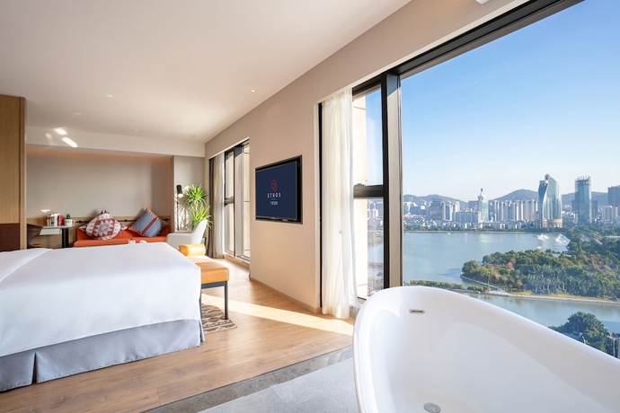 Imagen de la habitación del Hotel Hilton Garden Inn Xiamen Bailuzhou Park. Foto 8