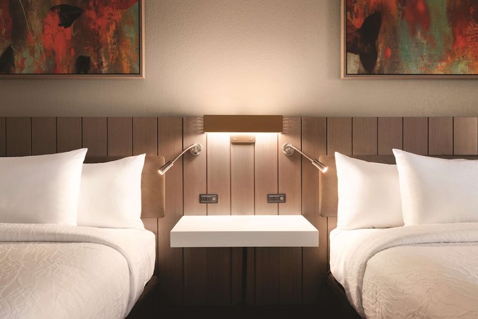 Imagen de la habitación del Hotel Hilton Garden Phoenix Tempe, University Research Park. Foto 13