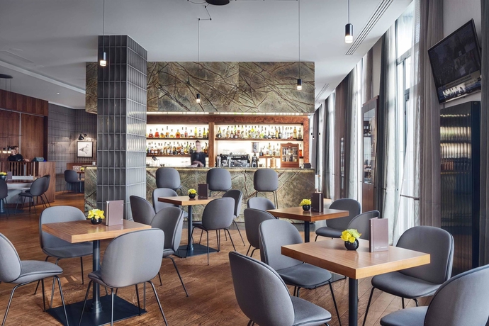 Imagen del bar/restaurante del Hotel Hilton Gdansk. Foto 3