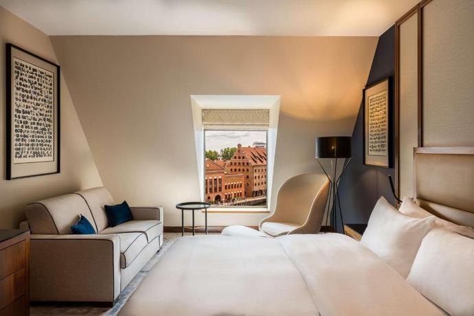 Imagen de la habitación del Hotel Hilton Gdansk. Foto 11