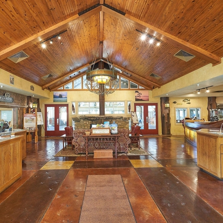 Imagen de los interiores del Hotel Hilton Grand Vac Club Wilderness Club at Big Cedar Ridgedale. Foto 16