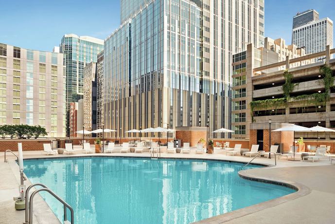 Imagen de la piscina del Hotel Hilton Grand Vacations Club Chicago Magnificent Mile. Foto 20
